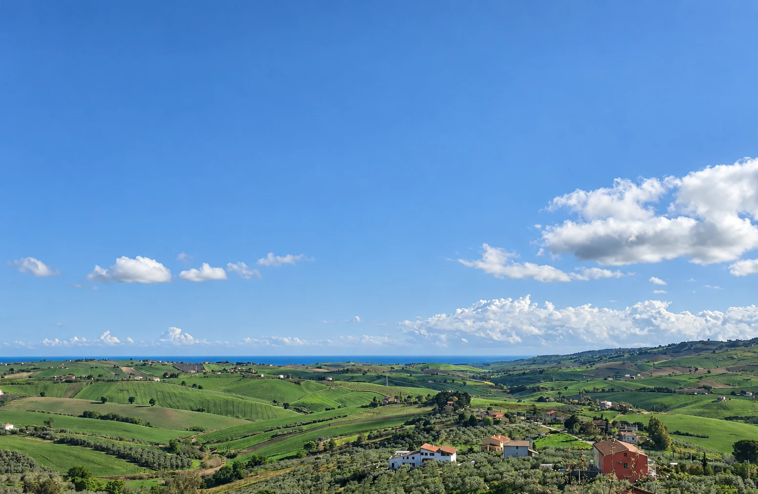 Colline e mare dal territorio di Montenero di Bisaccia